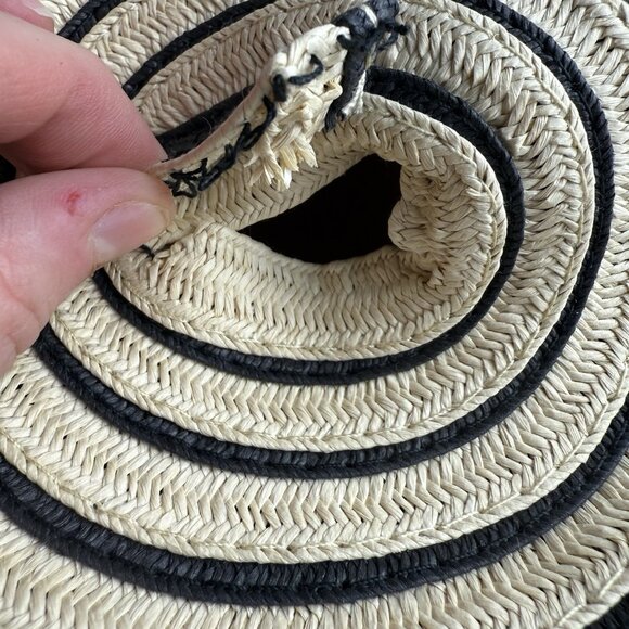 Nordstrom Wide Brim Sun Hat One Size Black Stripe Floppy Beach Pool Travel NWT - Picture 3 of 6